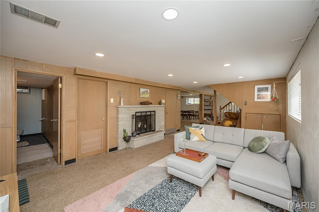 8901 Larchwood Court