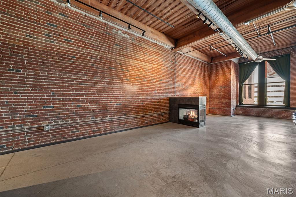 1015 Washington Avenue Unit: 206