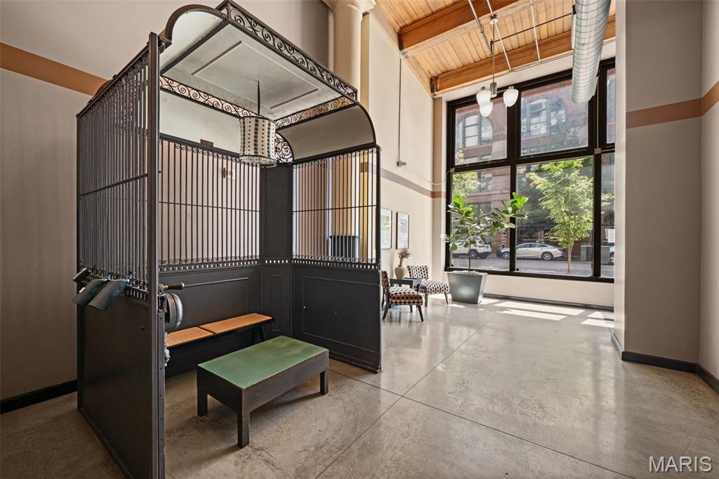1015 Washington Avenue Unit: 206