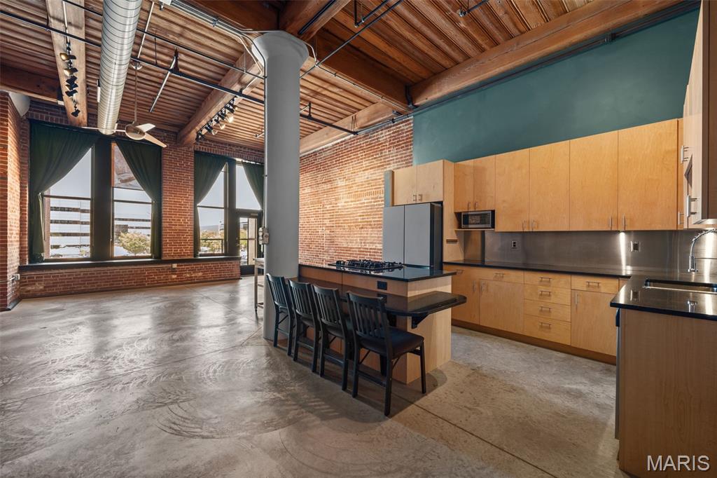 1015 Washington Avenue Unit: 206