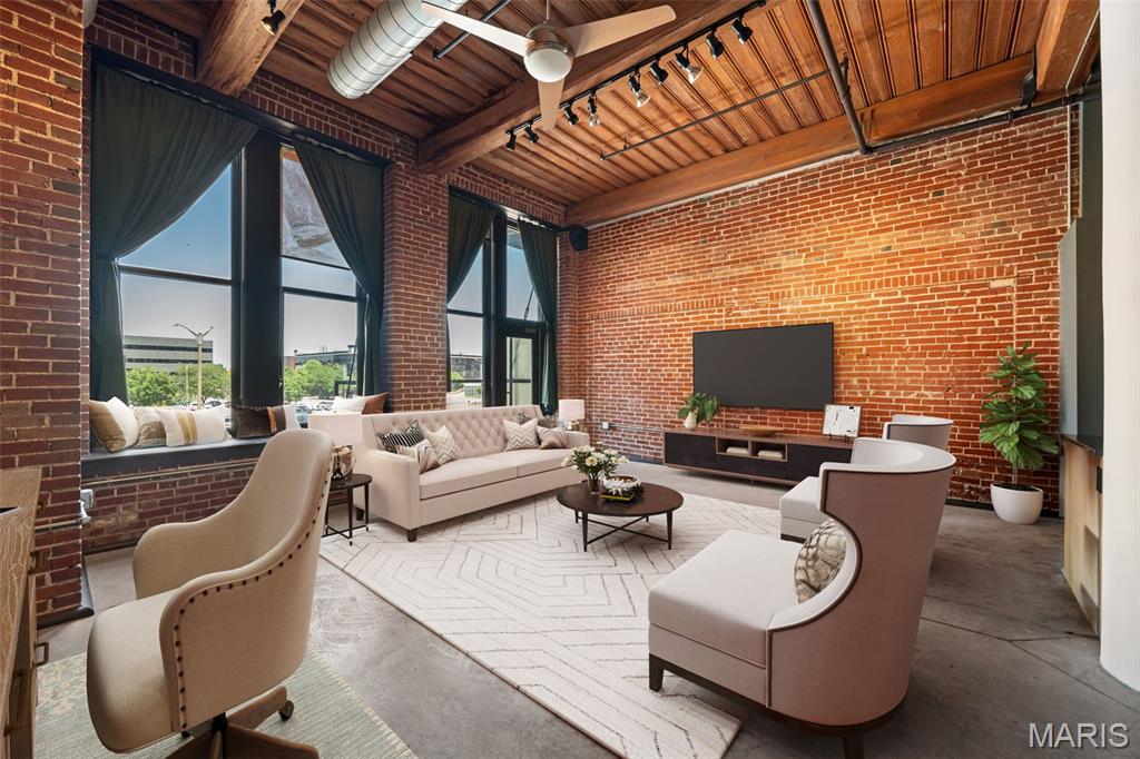 1015 Washington Avenue Unit: 206
