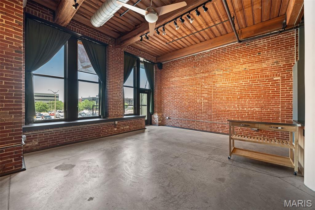 1015 Washington Avenue Unit: 206