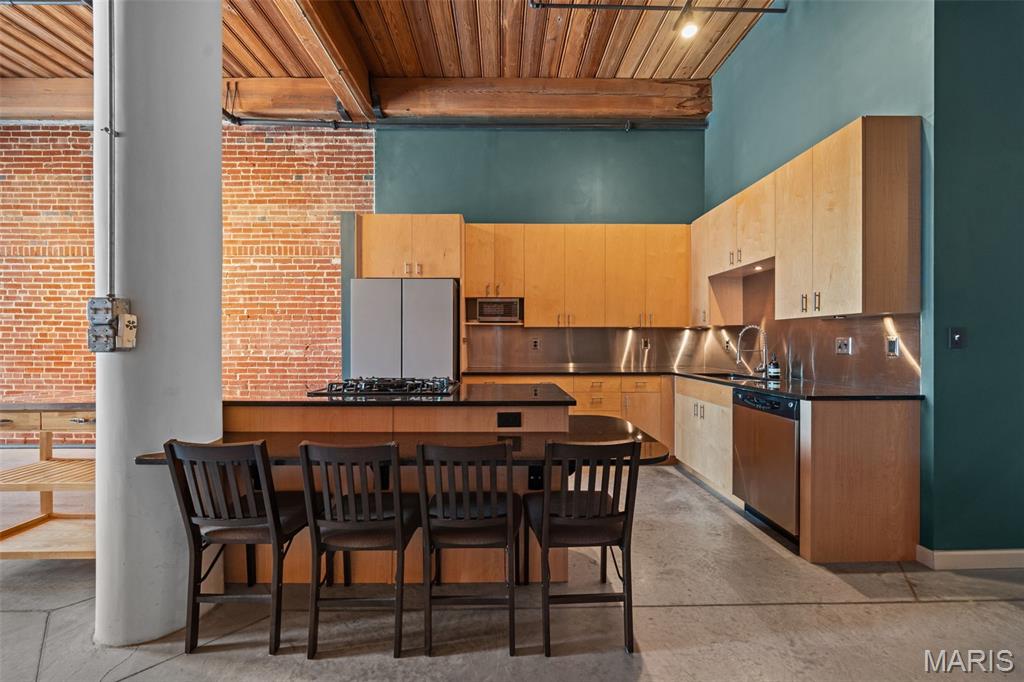 1015 Washington Avenue Unit: 206