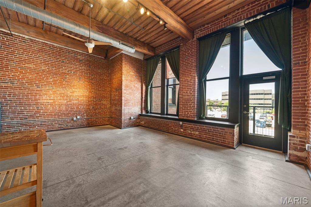 1015 Washington Avenue Unit: 206
