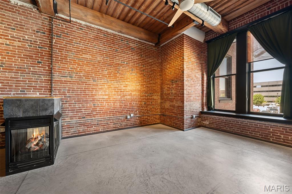 1015 Washington Avenue Unit: 206