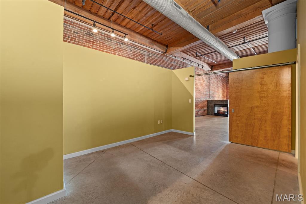 1015 Washington Avenue Unit: 206