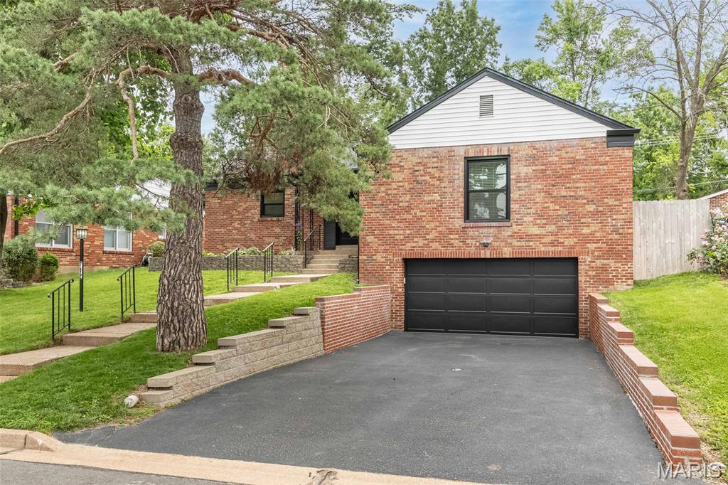 712 Francis Place