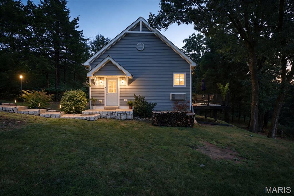 1704 Drake Lane