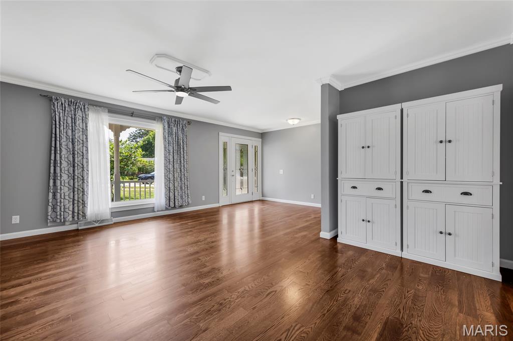 391 Crestbury Drive