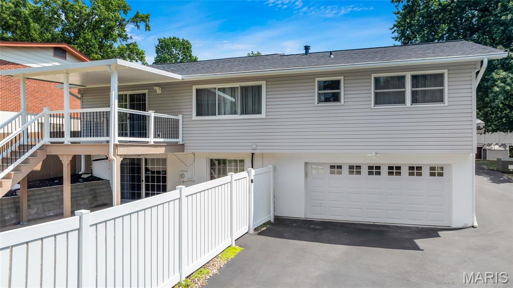 391 Crestbury Drive