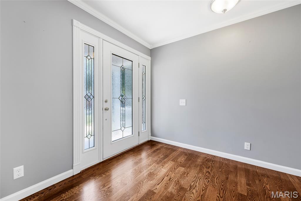 391 Crestbury Drive