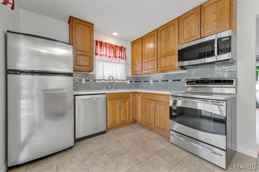 391 Crestbury Drive
