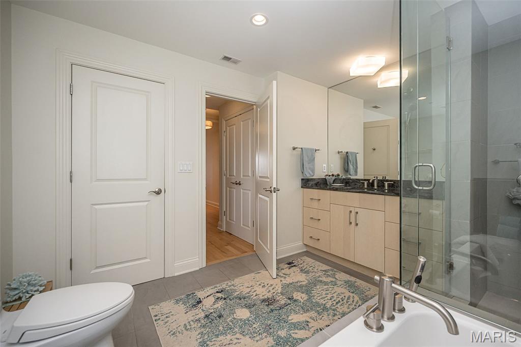 232 N Kingshighway Boulevard Unit: 1107