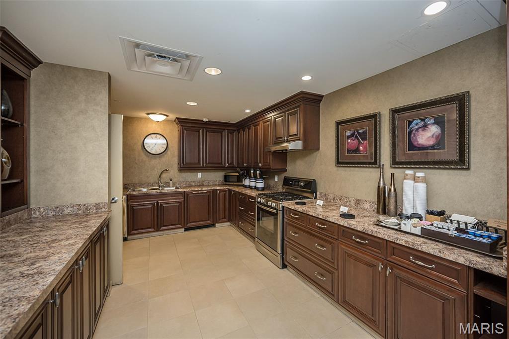 232 N Kingshighway Boulevard Unit: 1107
