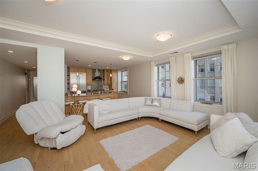 232 N Kingshighway Boulevard Unit: 1107