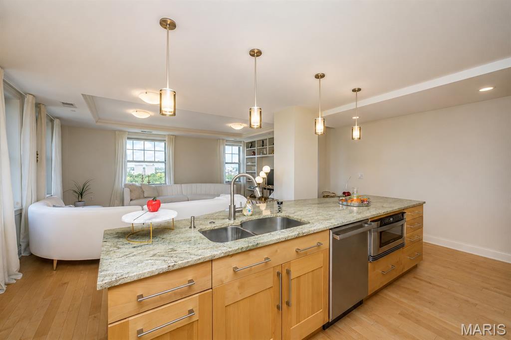 232 N Kingshighway Boulevard Unit: 1107