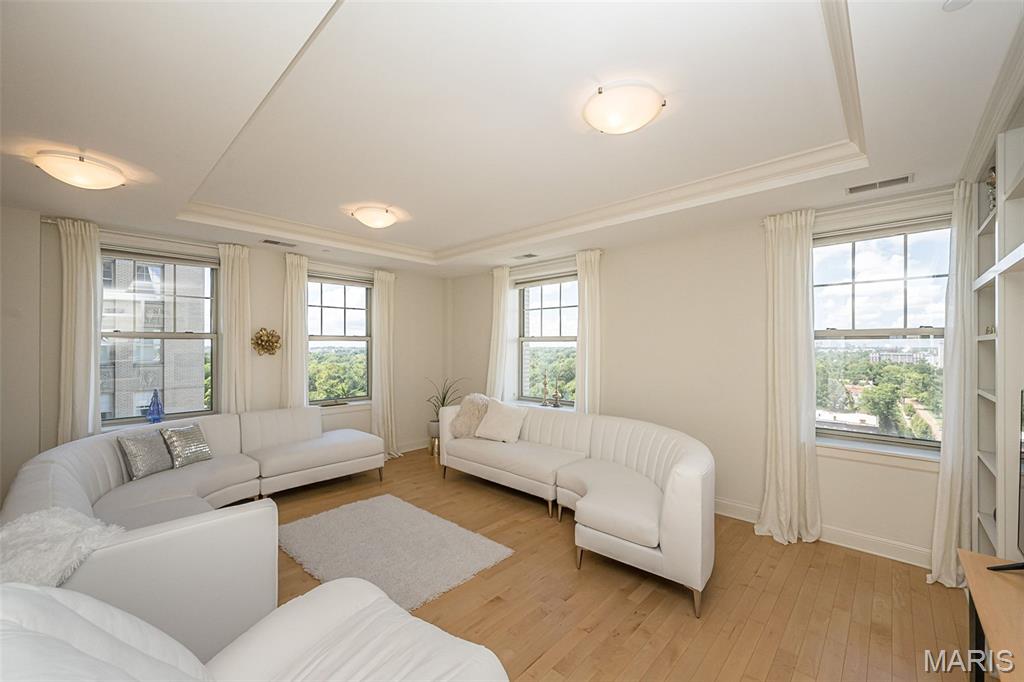 232 N Kingshighway Boulevard Unit: 1107