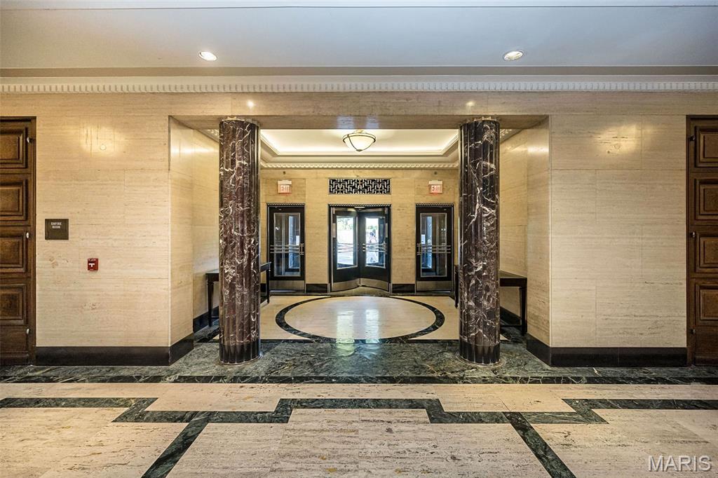 232 N Kingshighway Boulevard Unit: 1107