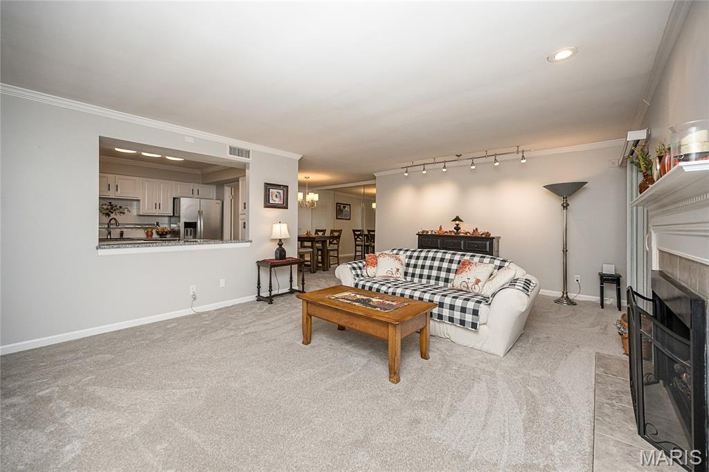 590 Sarah Lane Unit: 401