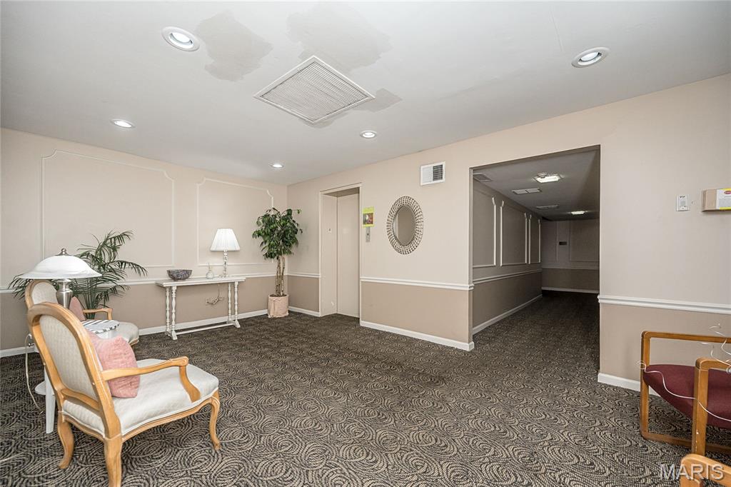 590 Sarah Lane Unit: 401