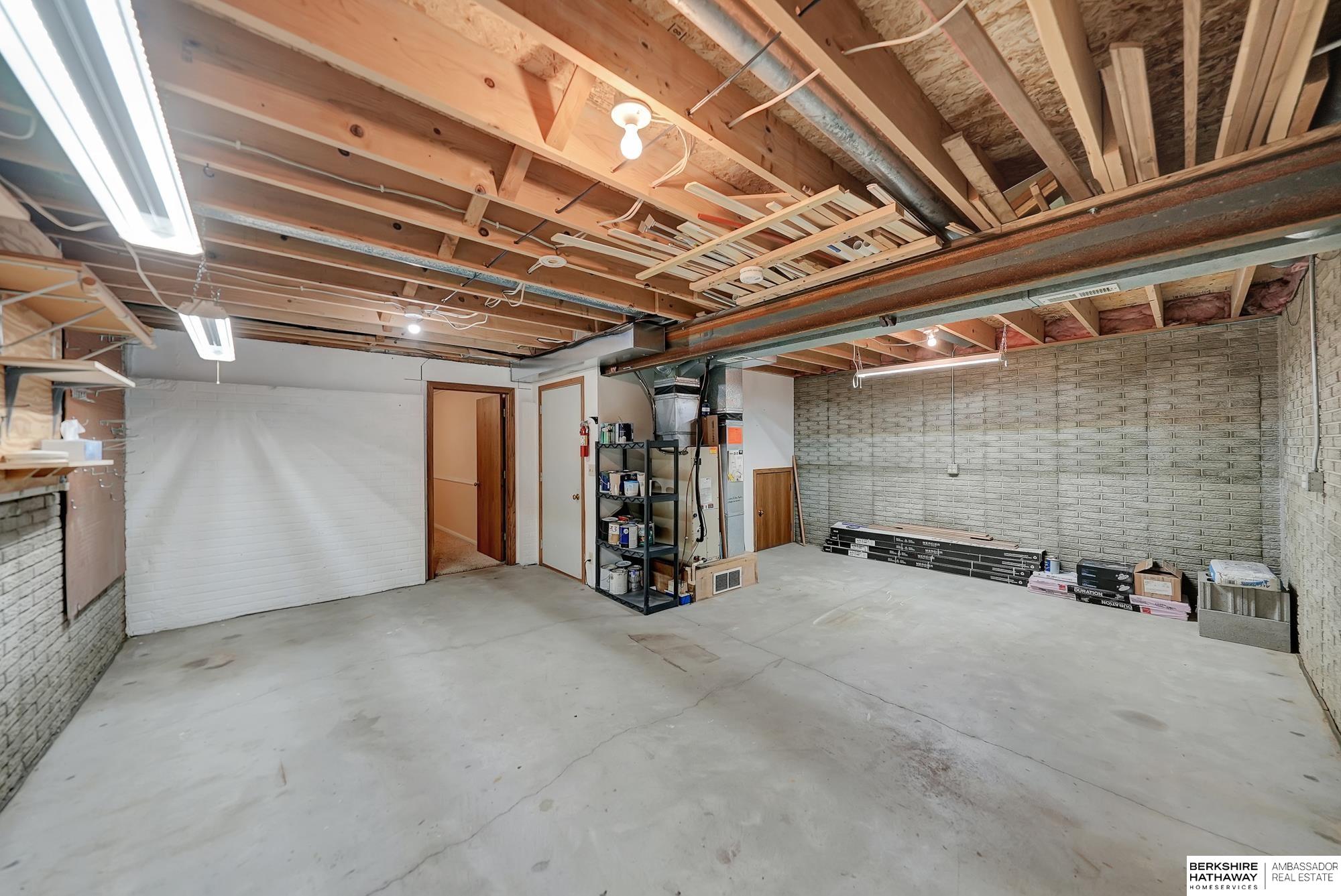 5611 Prescott Avenue