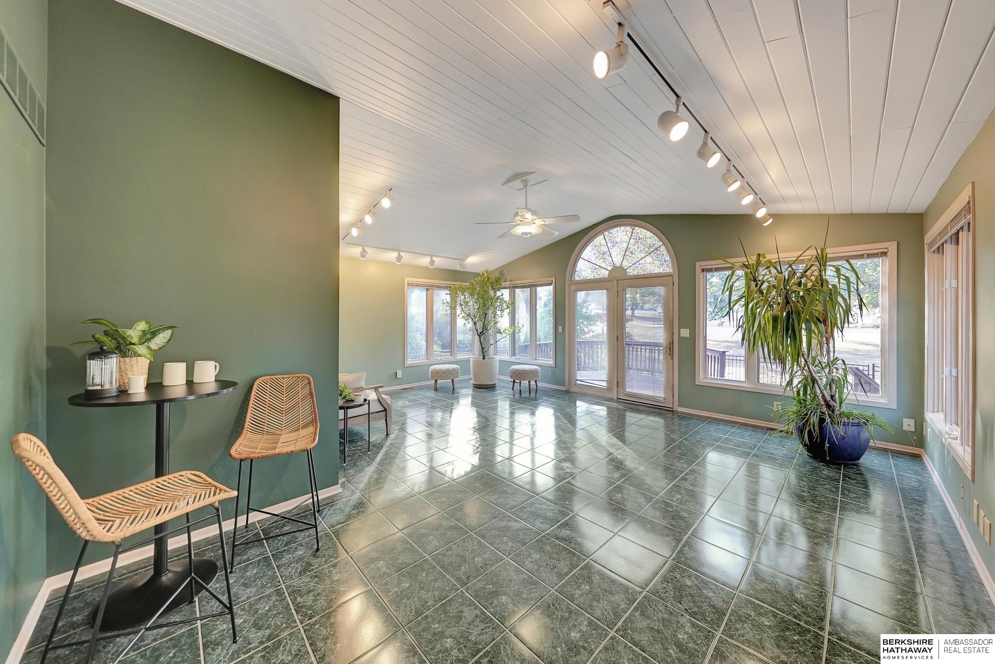 5611 Prescott Avenue