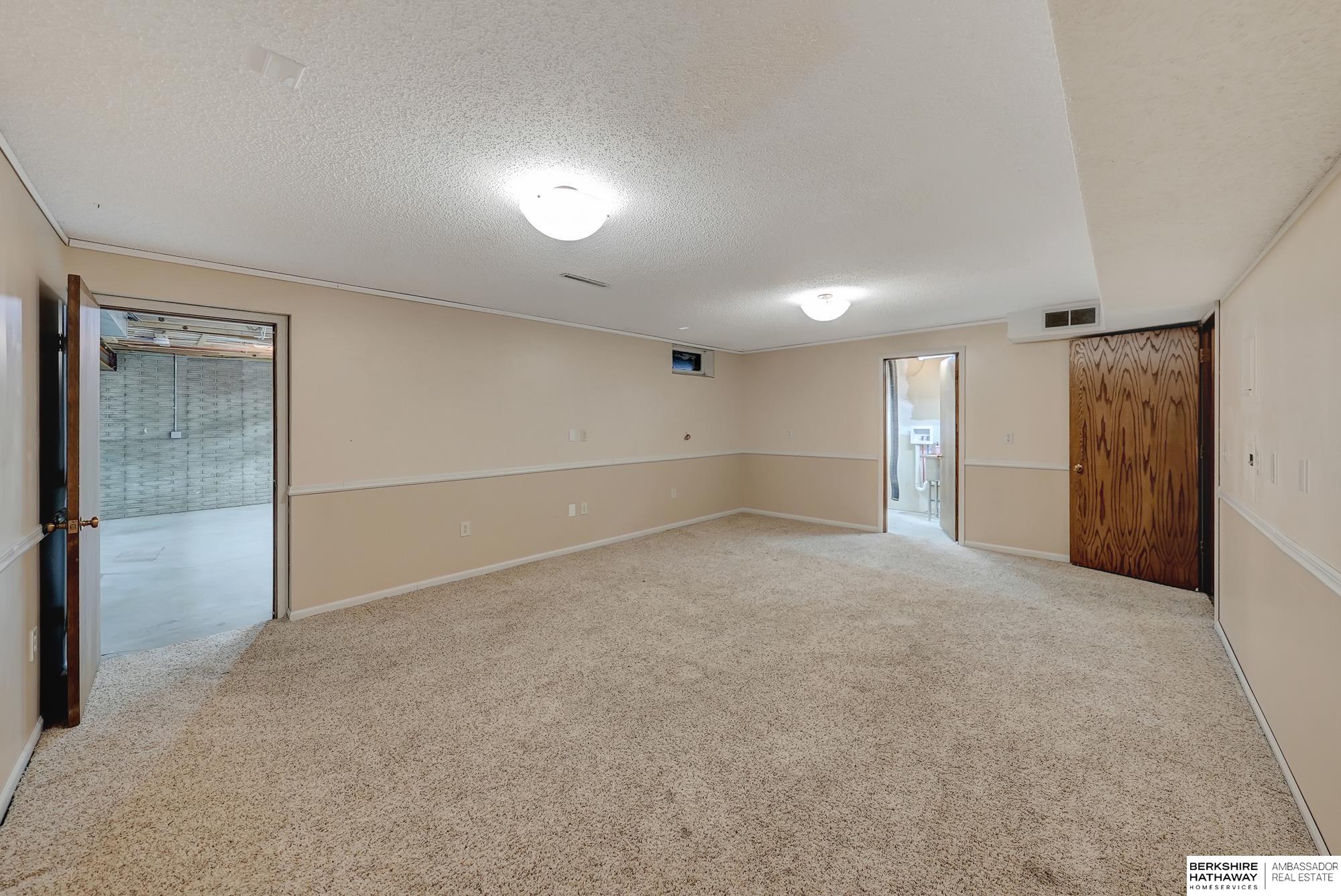 5611 Prescott Avenue