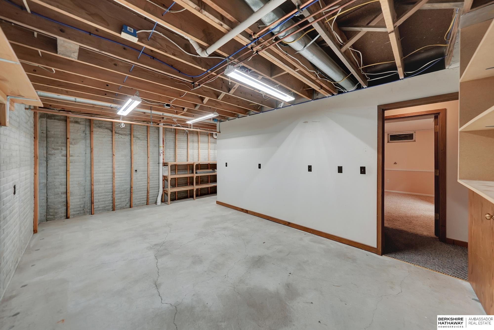 5611 Prescott Avenue