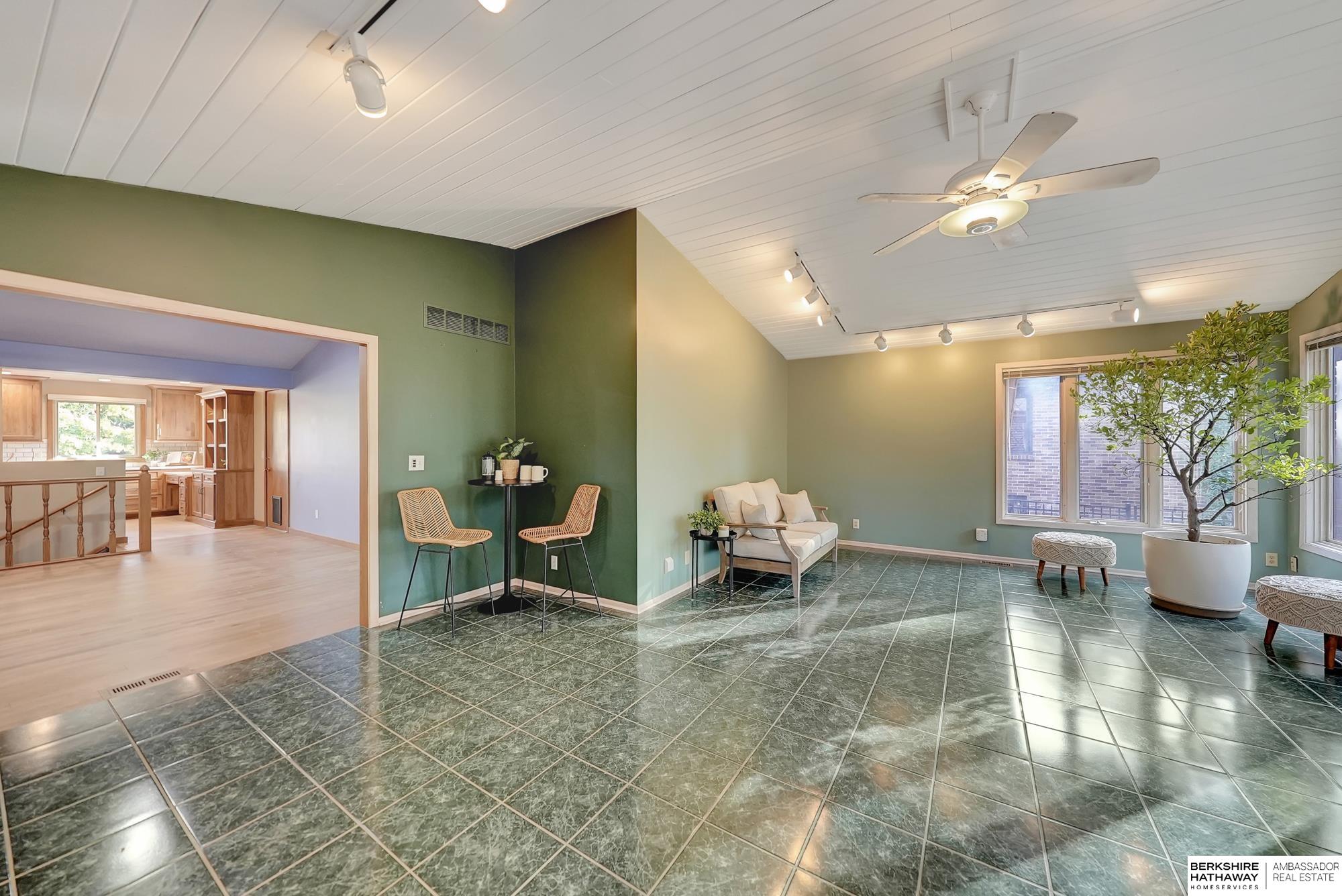 5611 Prescott Avenue