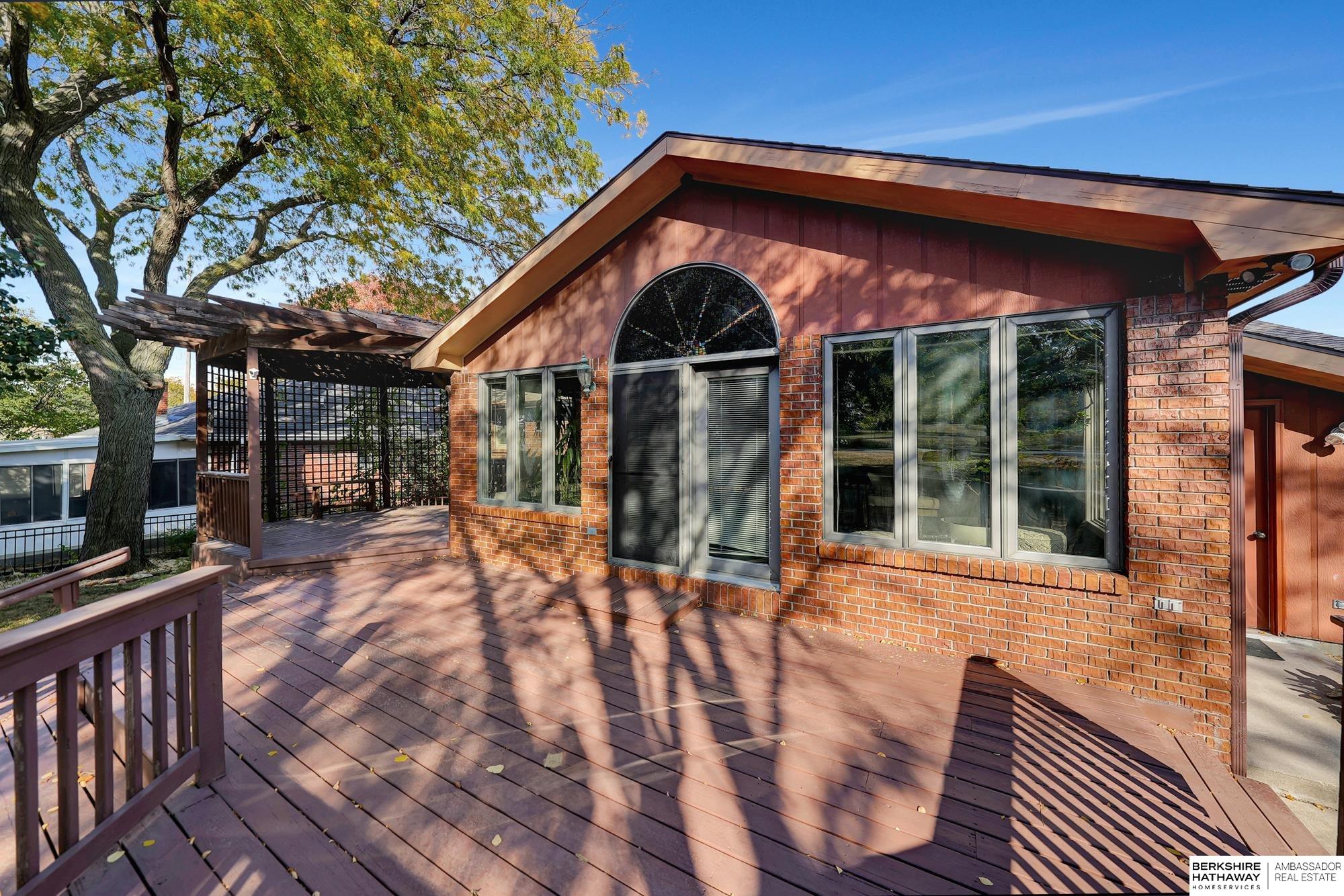 5611 Prescott Avenue