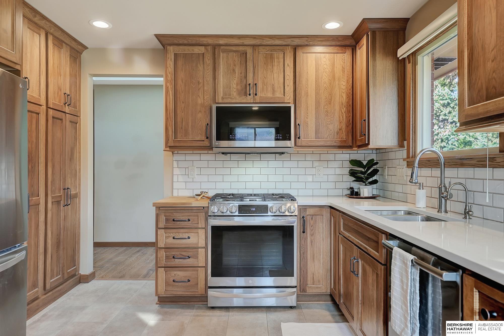 5611 Prescott Avenue