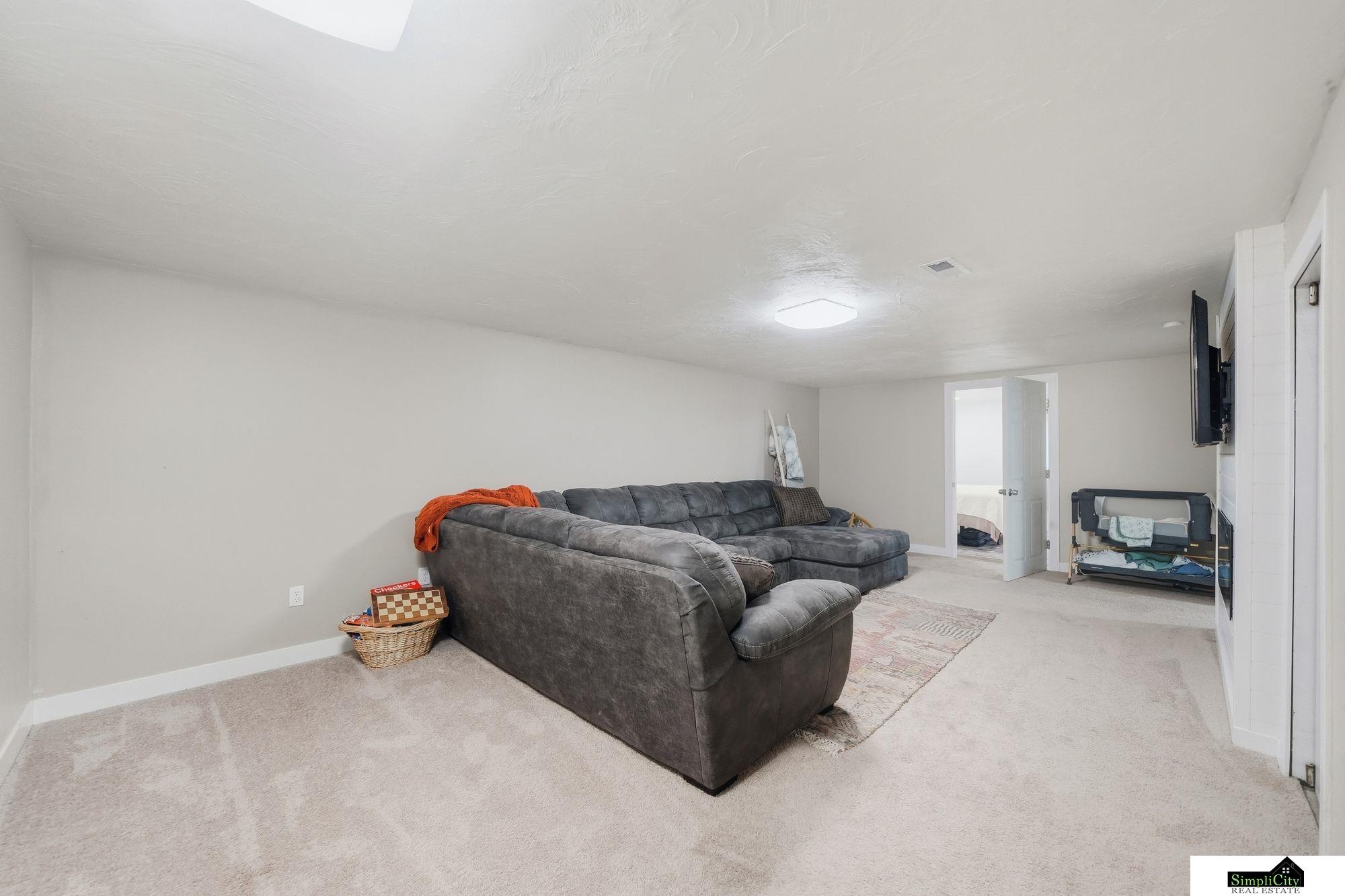 13641 Kenilworth Street