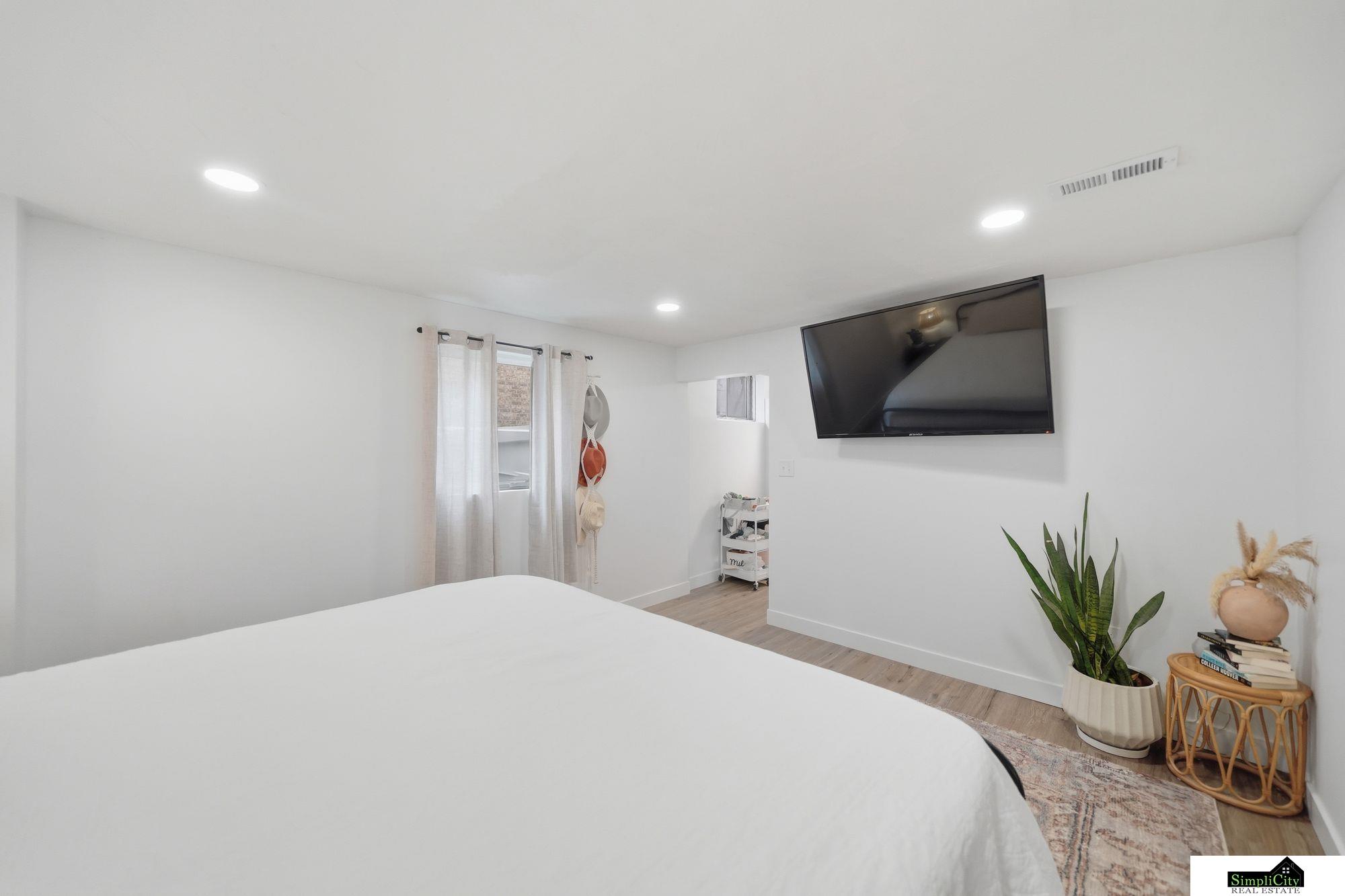 13641 Kenilworth Street