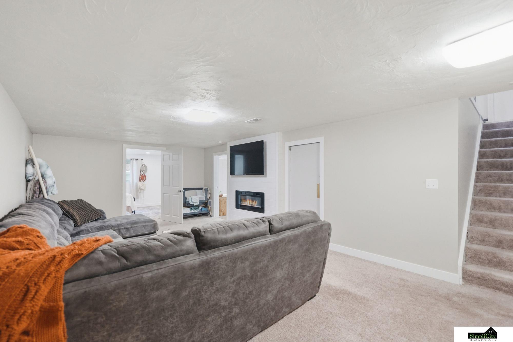 13641 Kenilworth Street