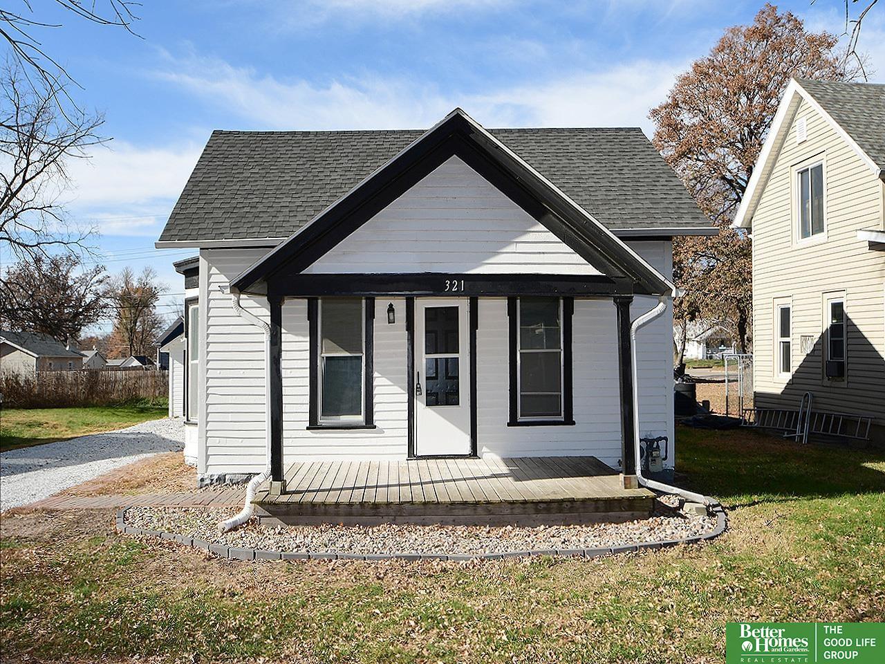 321 N Iowa Avenue N