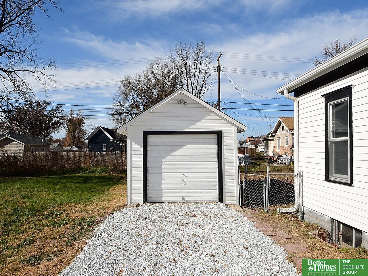 321 N Iowa Avenue N