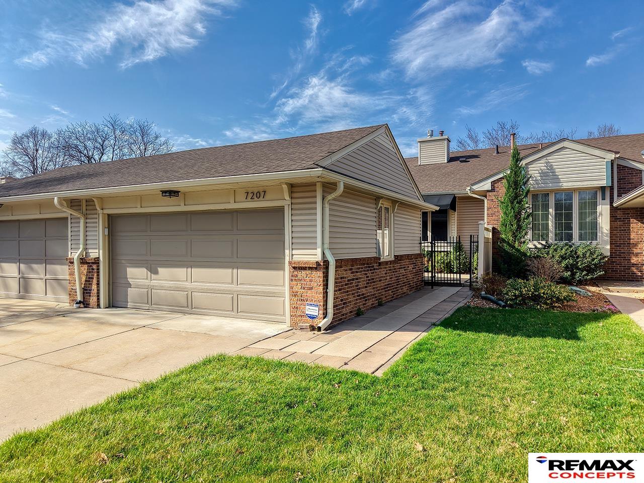 7207 Grand Oaks Drive