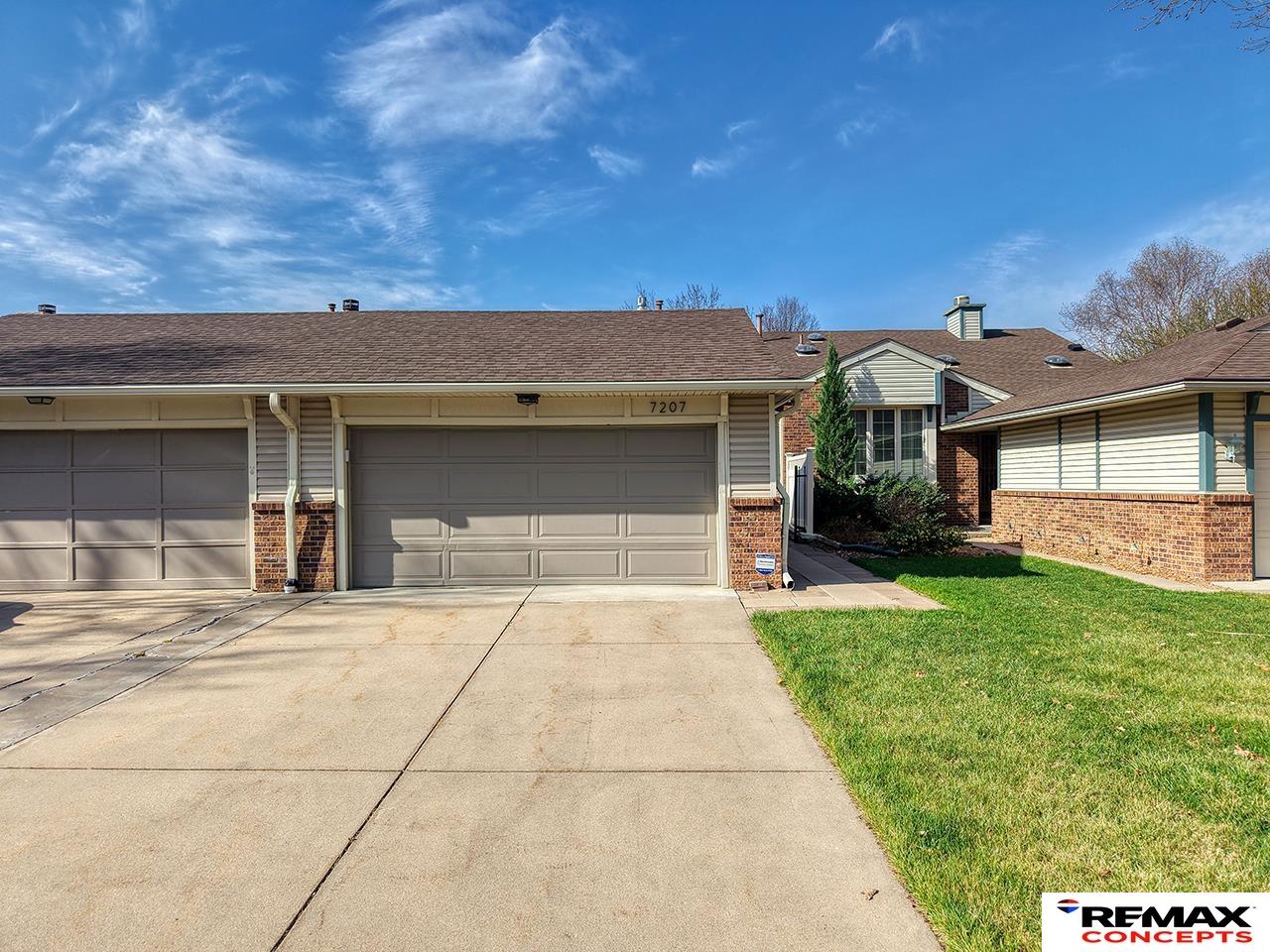 7207 Grand Oaks Drive