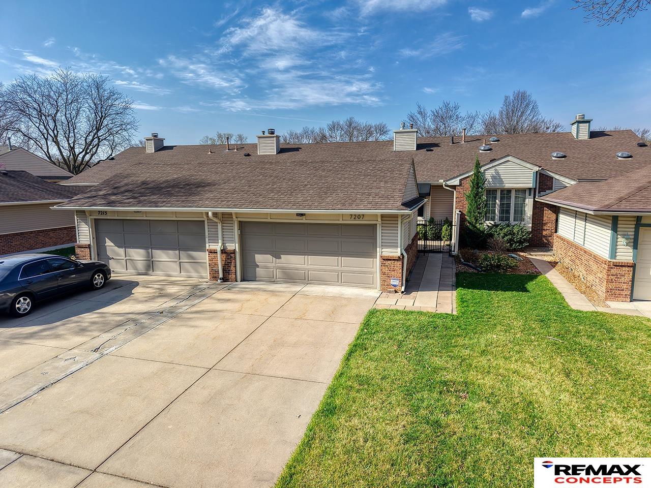 7207 Grand Oaks Drive