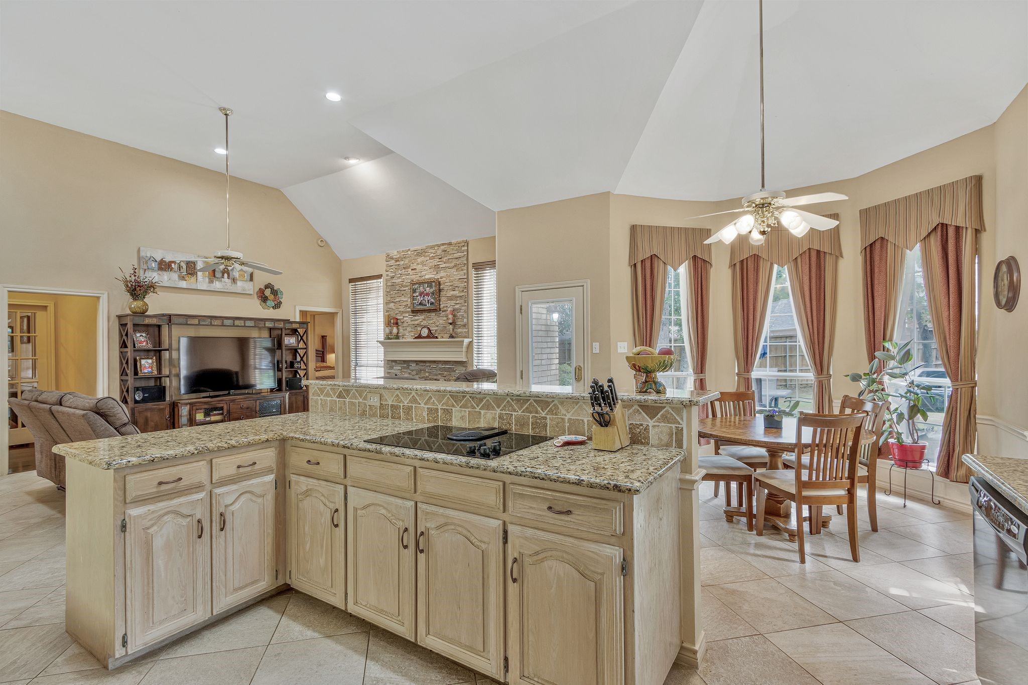 6405 Kenshire Court