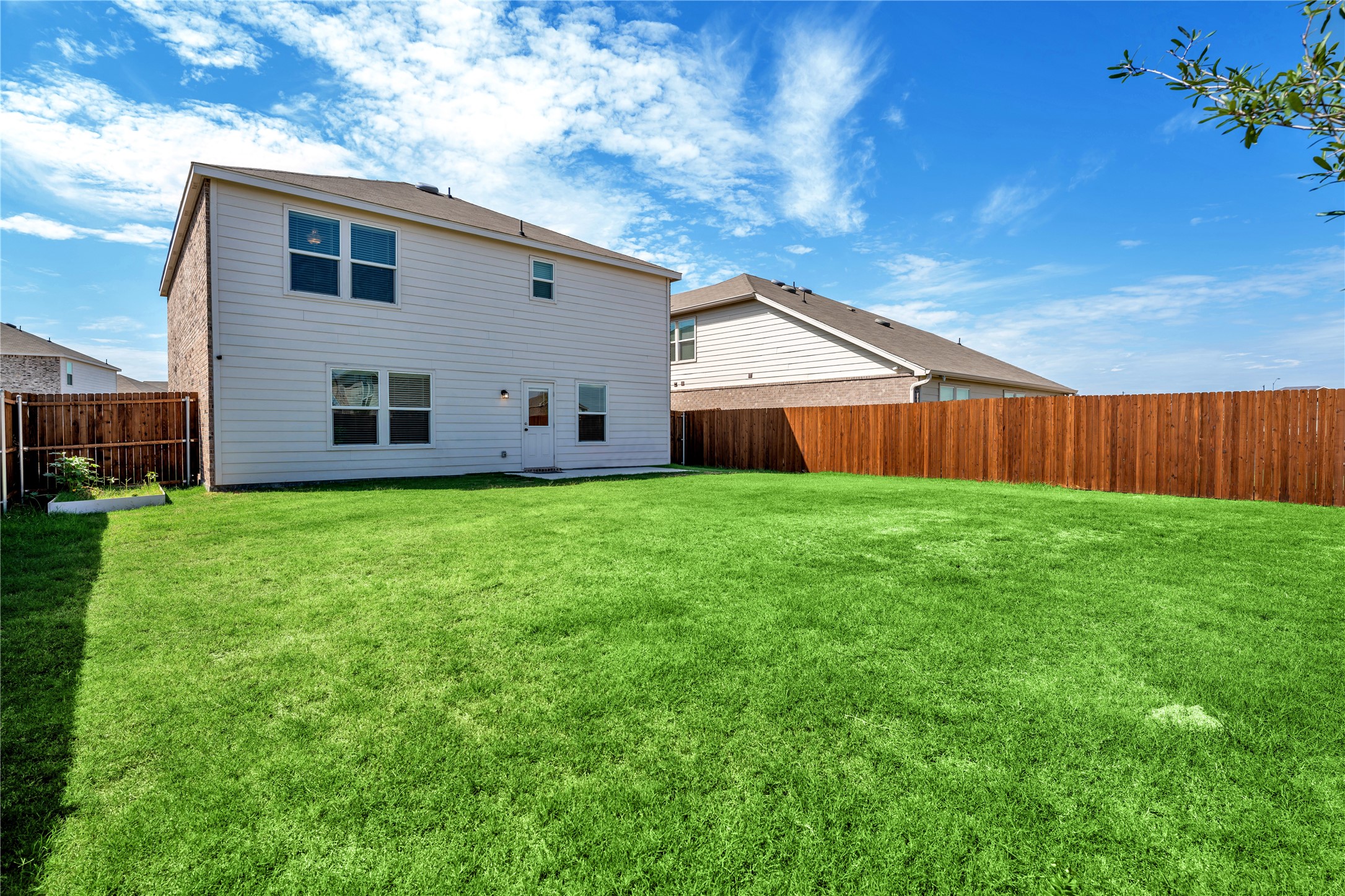 16008 Oracle Lane