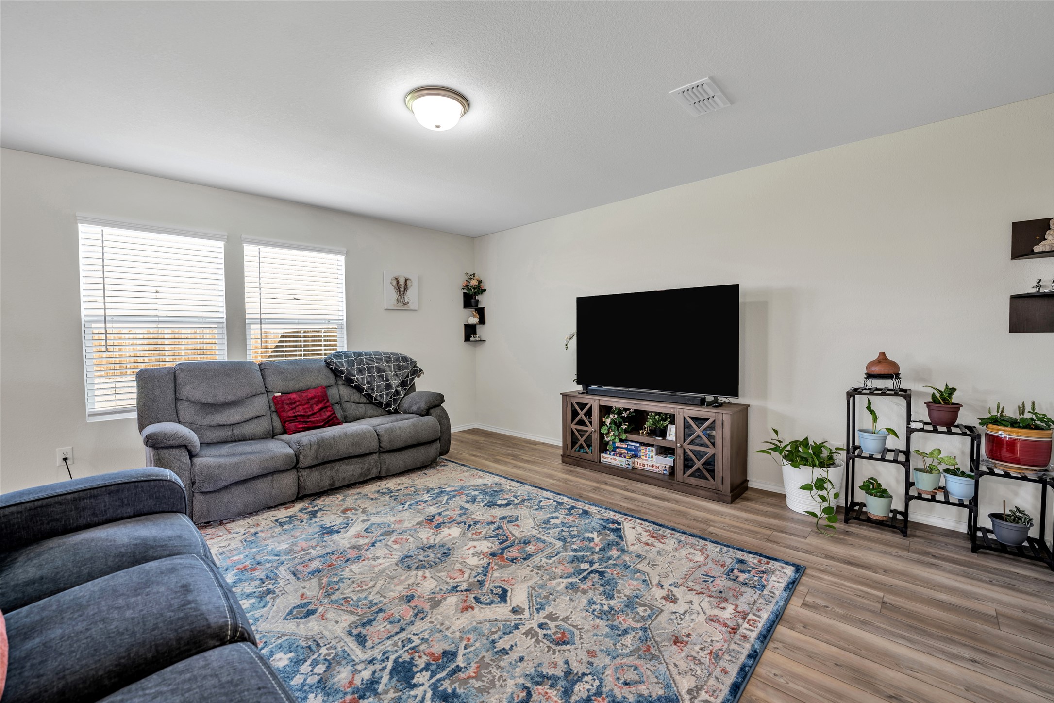 16008 Oracle Lane