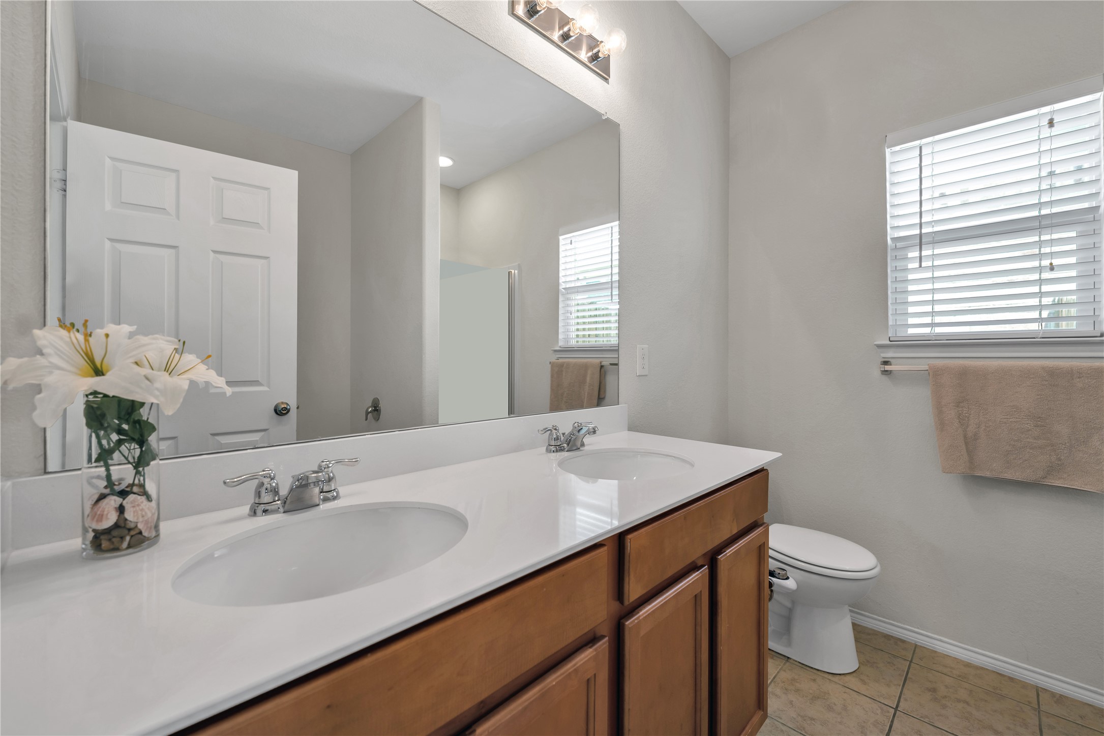 2336 Bermont Red Lane