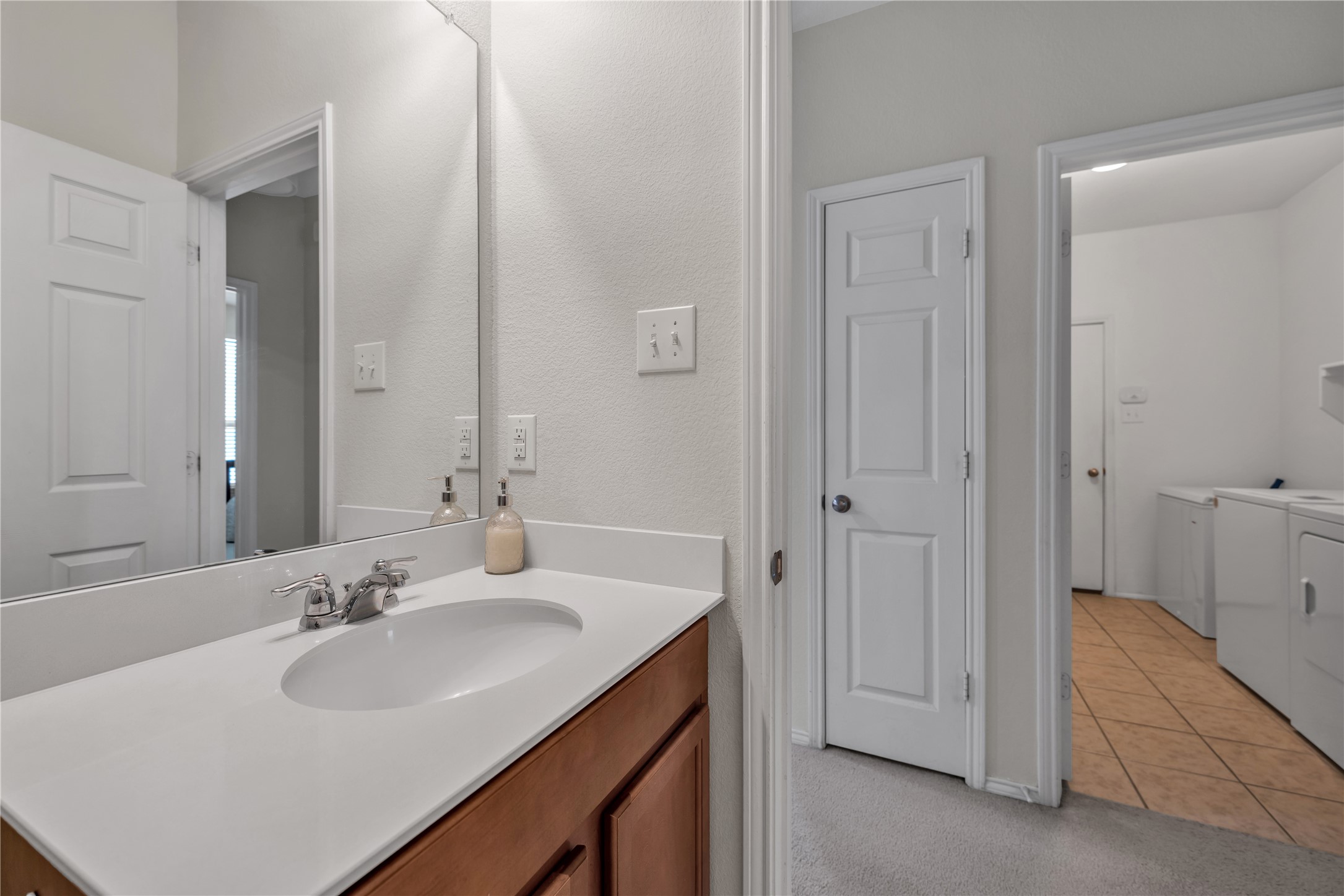 2336 Bermont Red Lane