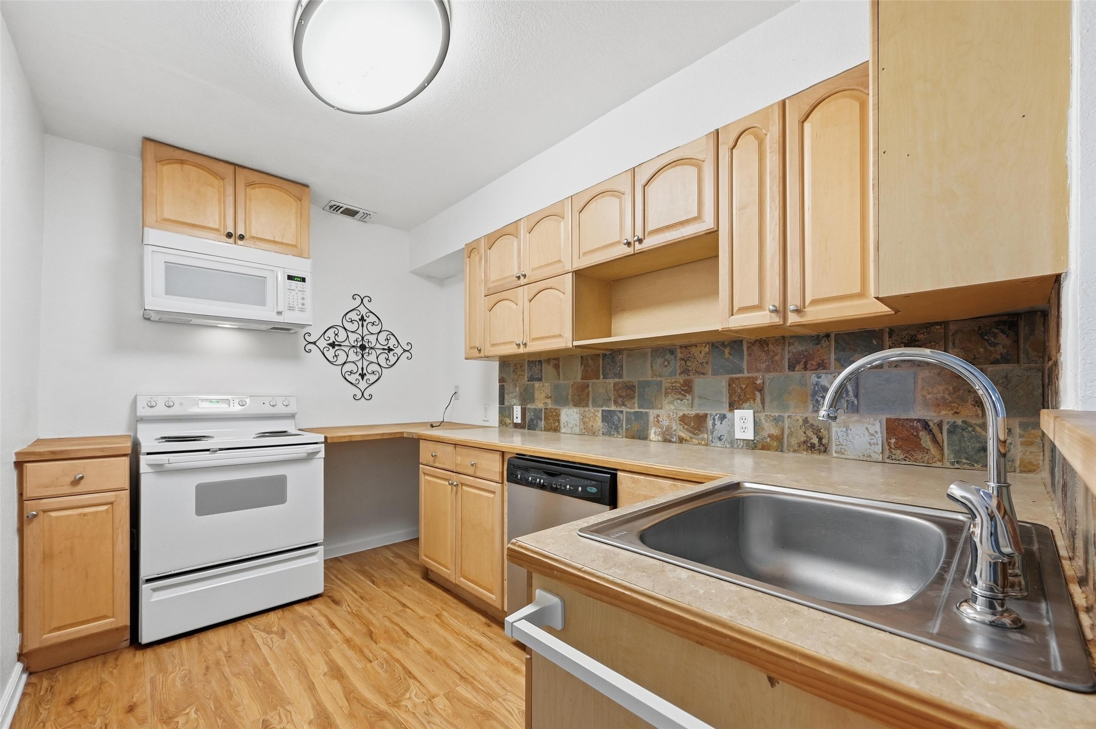 633 Rose Garden Dr, Unit #1
