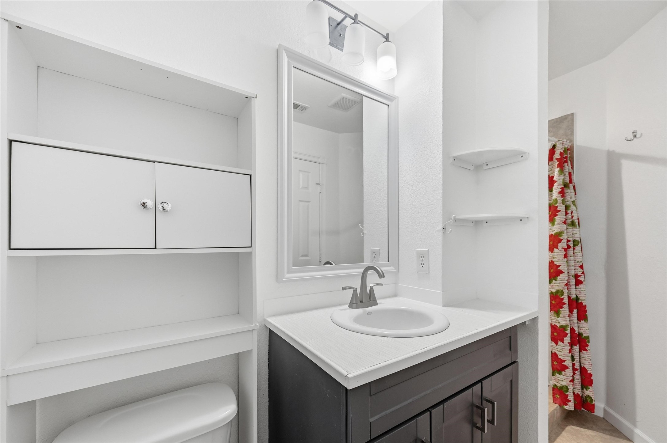 633 Rose Garden Dr, Unit #2