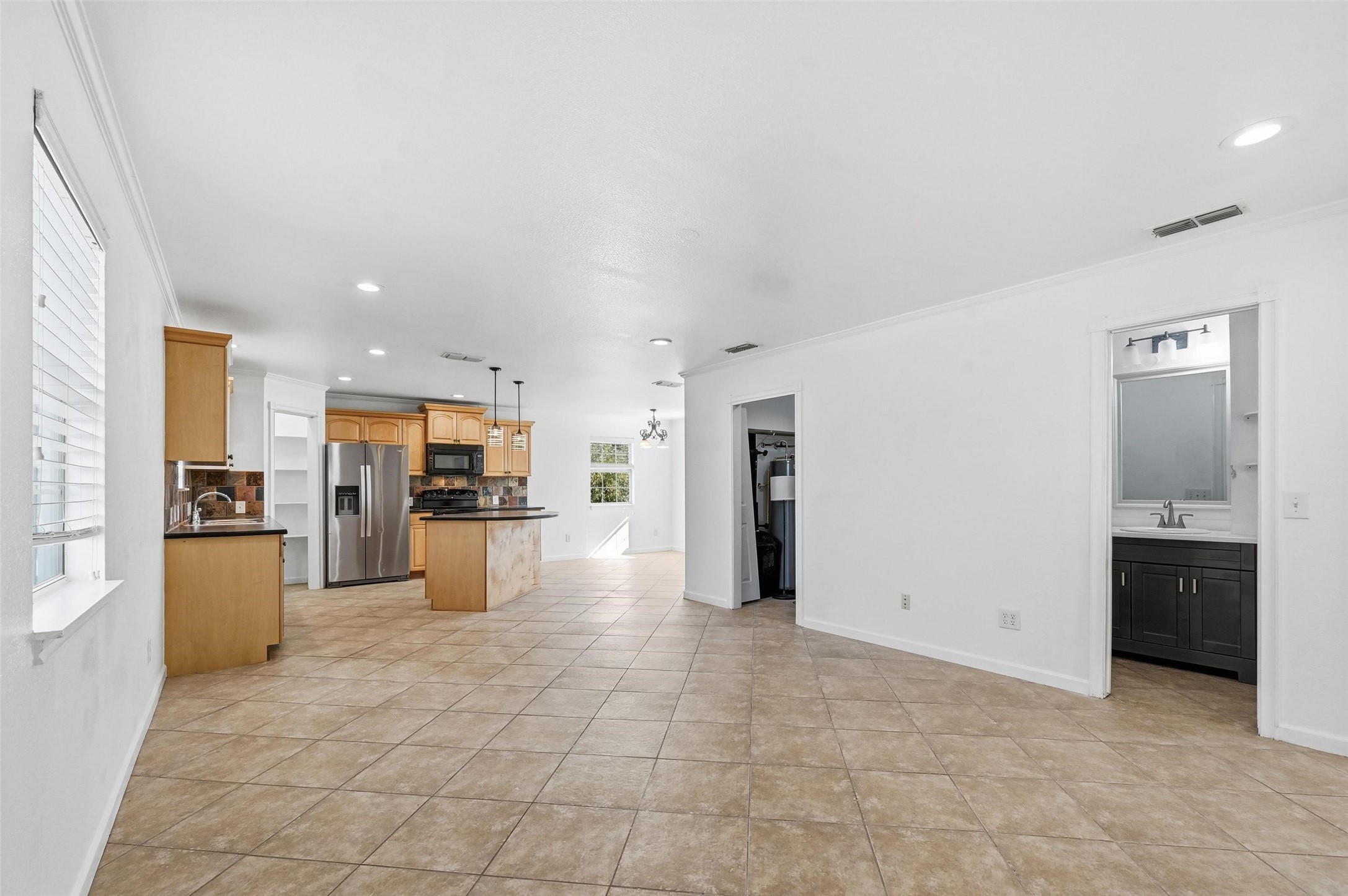 633 Rose Garden Dr, Unit #2