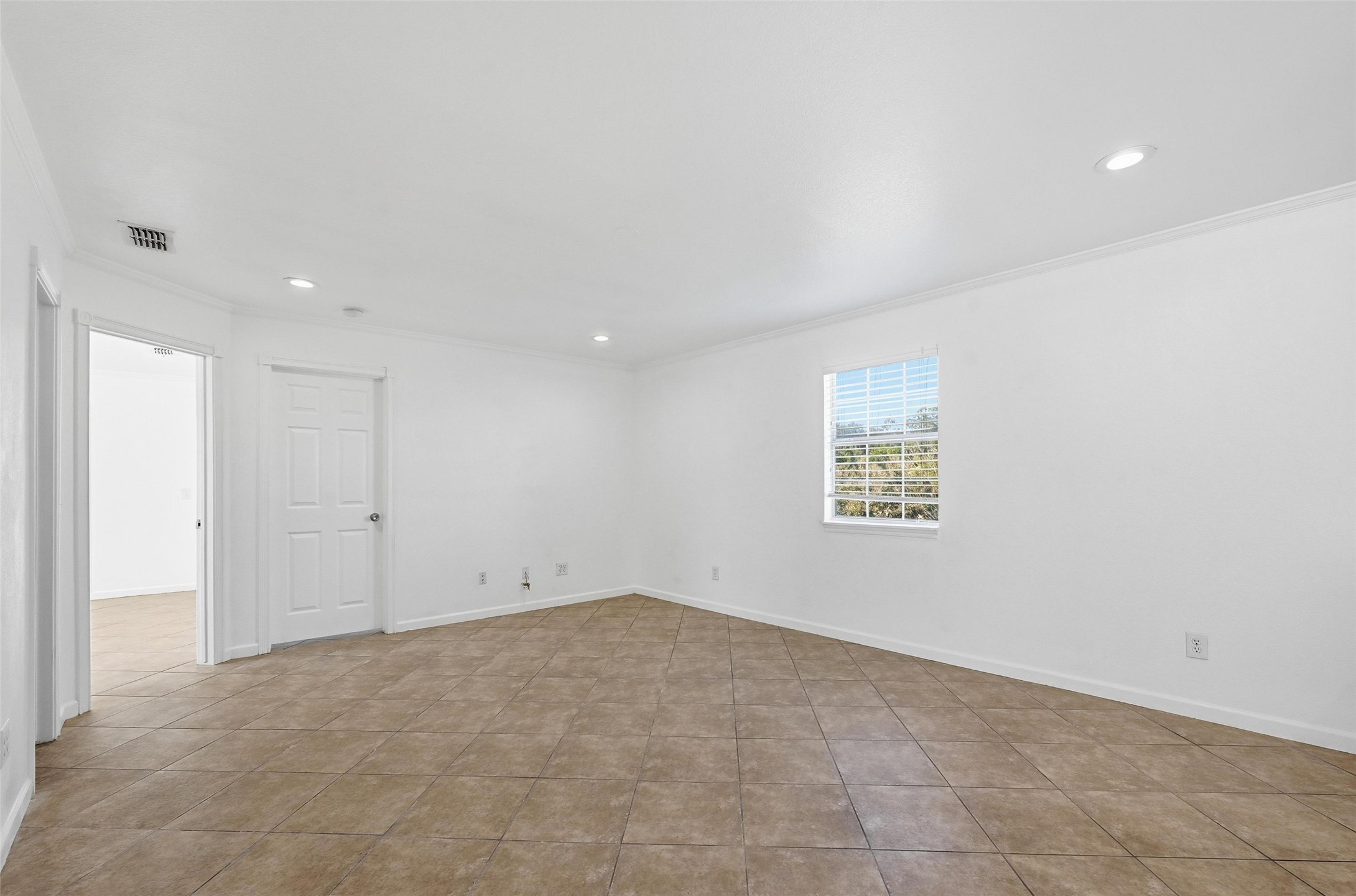 633 Rose Garden Dr, Unit #2