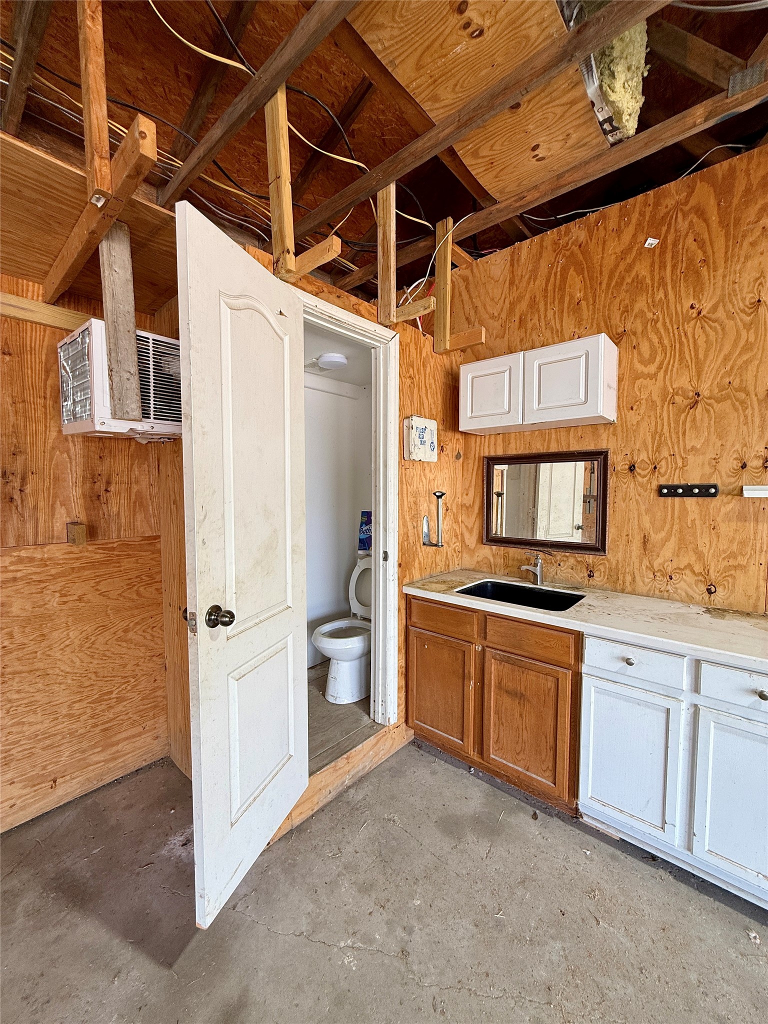 633 Rose Garden Dr, Unit #4