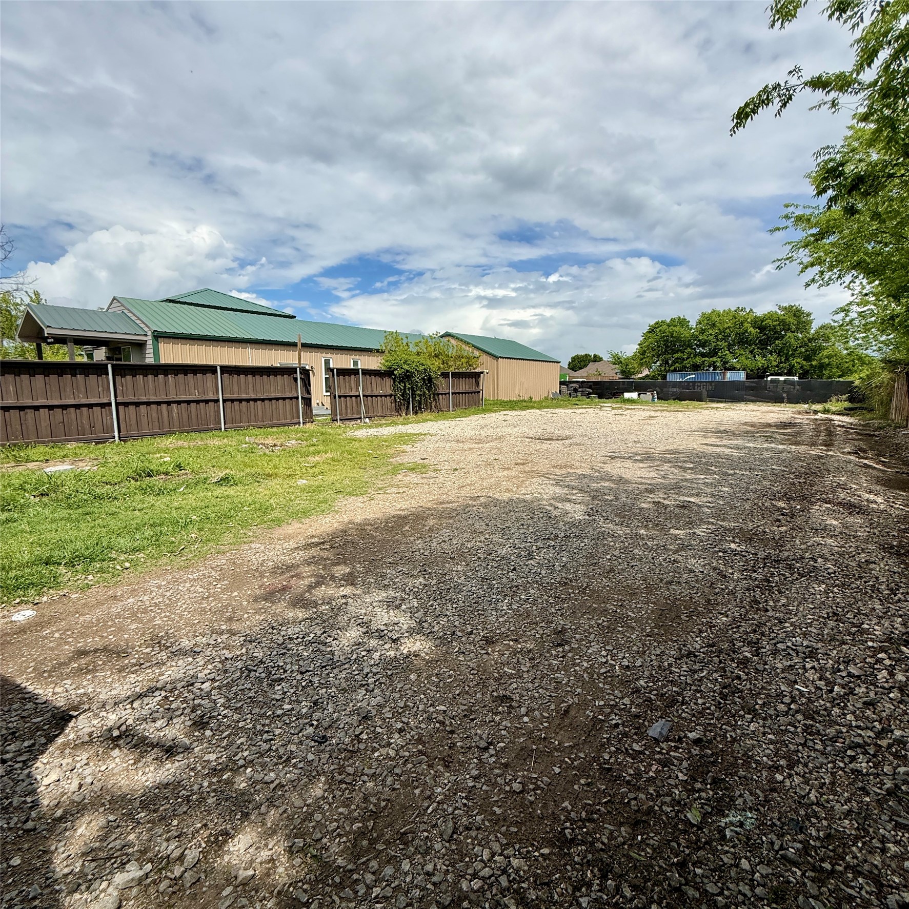 633 Rose Garden Dr, Unit #3